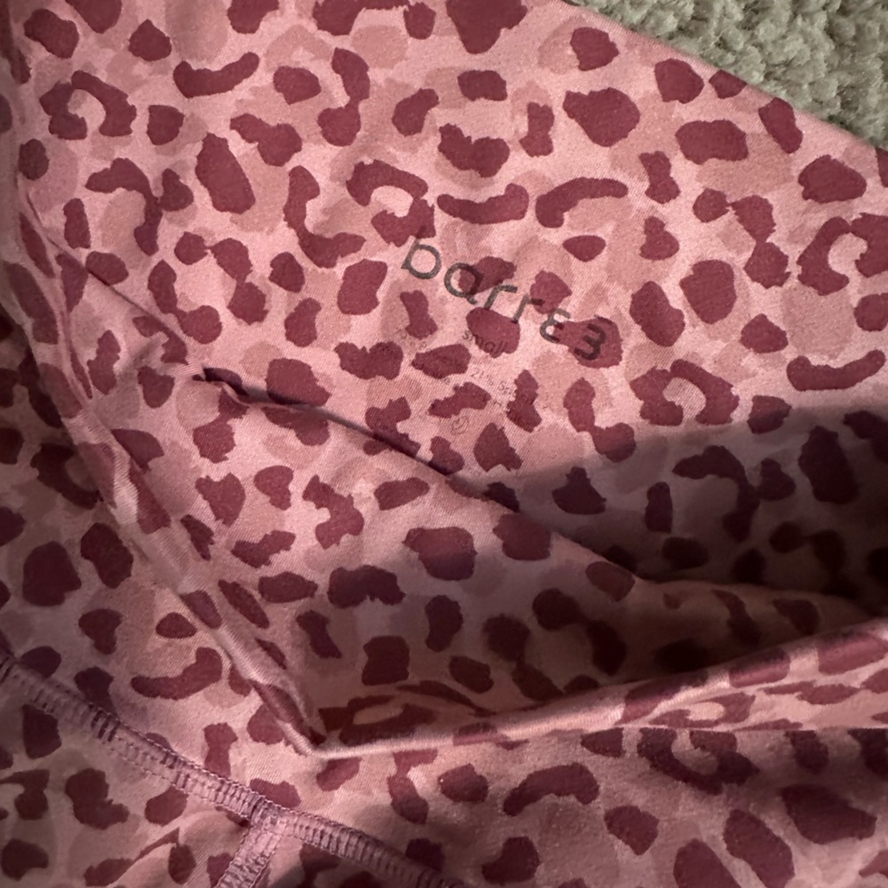 Barre3 pink Leopard Print leggings - Picture 3 of 3